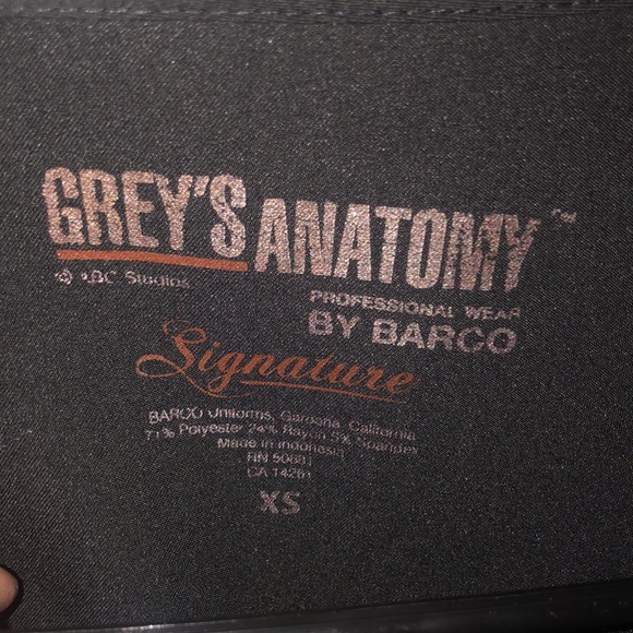 Grey’s Anatomy scrub top - Picture 3 of 5